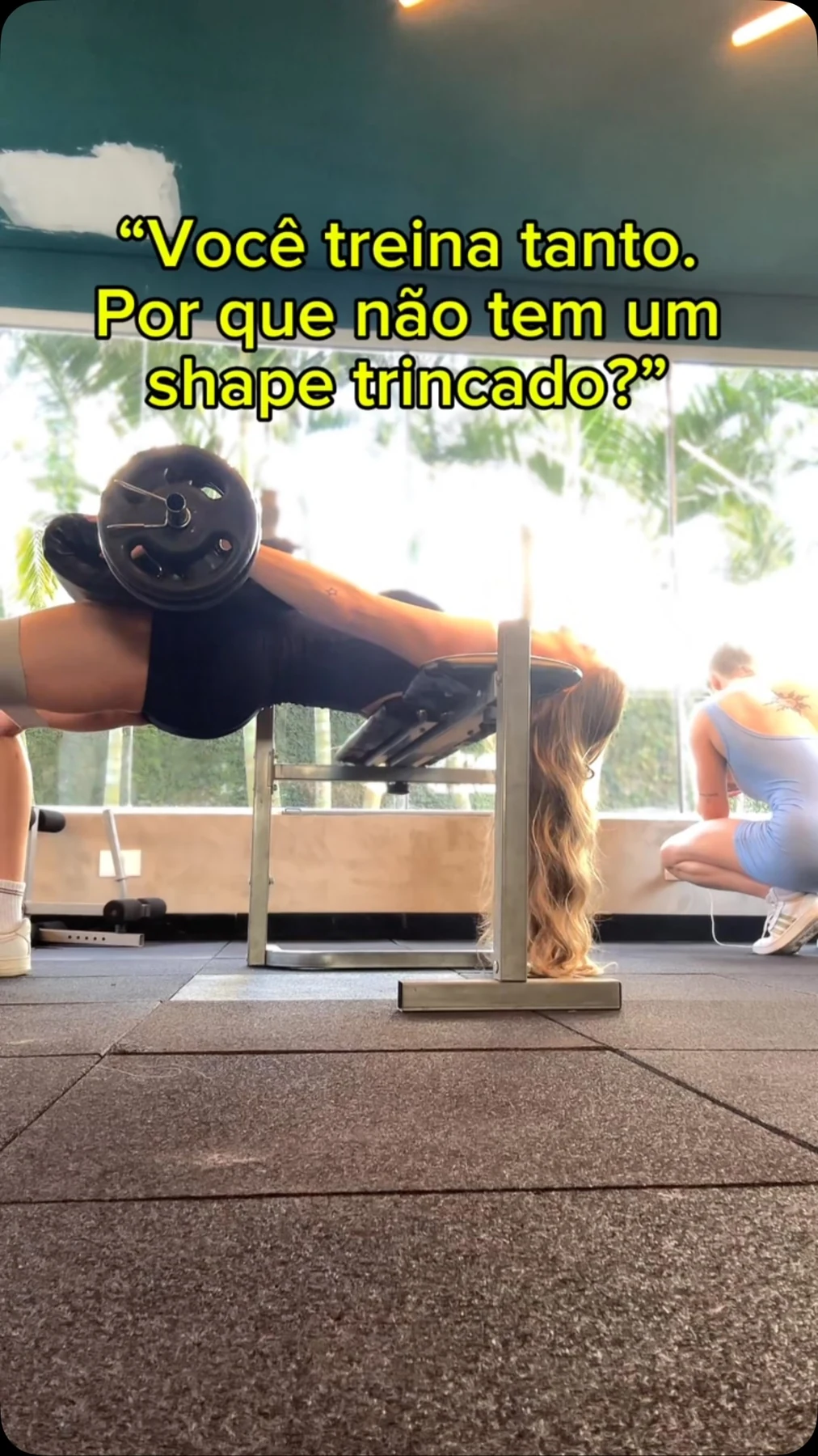 Marieli durante um treino em academia